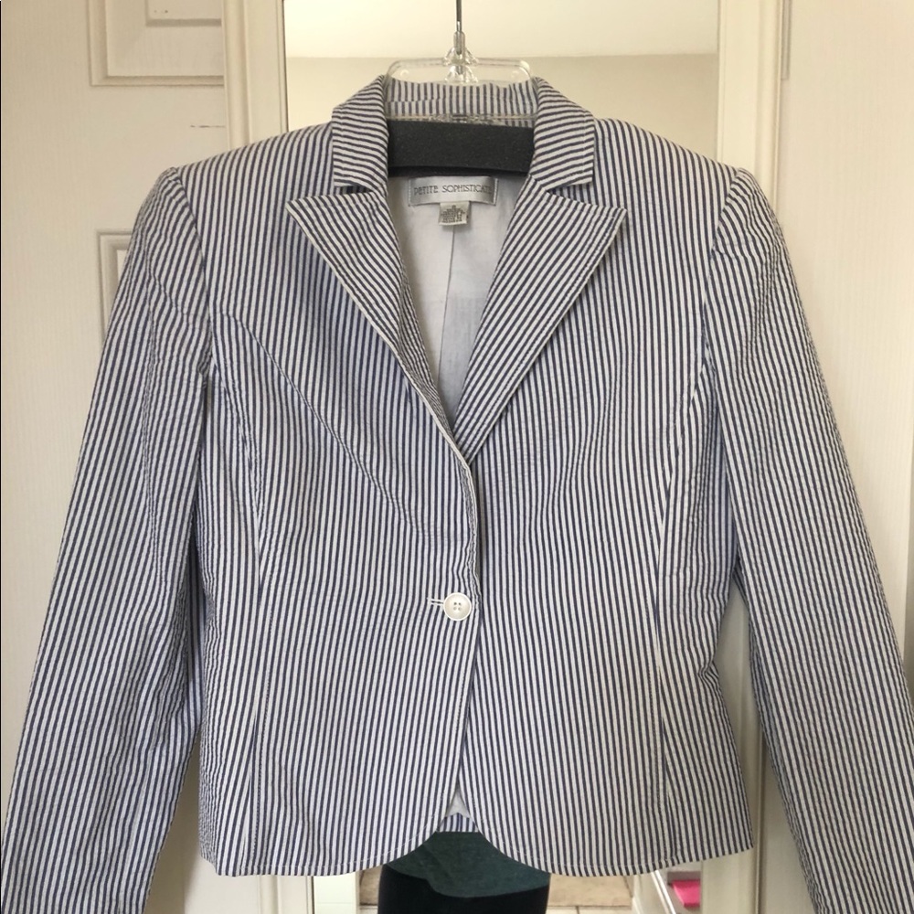 2Piece Suit with Cropped Pants